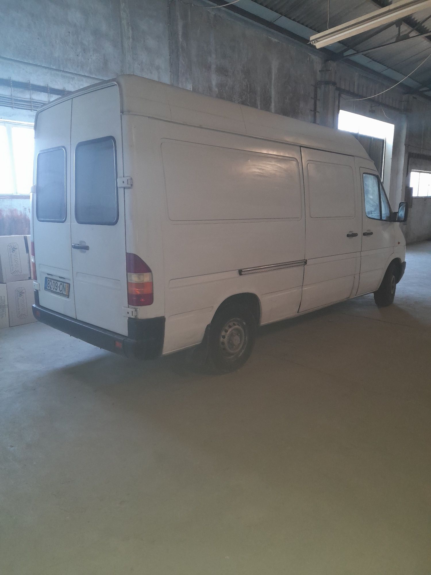 Vendo carrinha  mercedess 312d   em muito bom estado