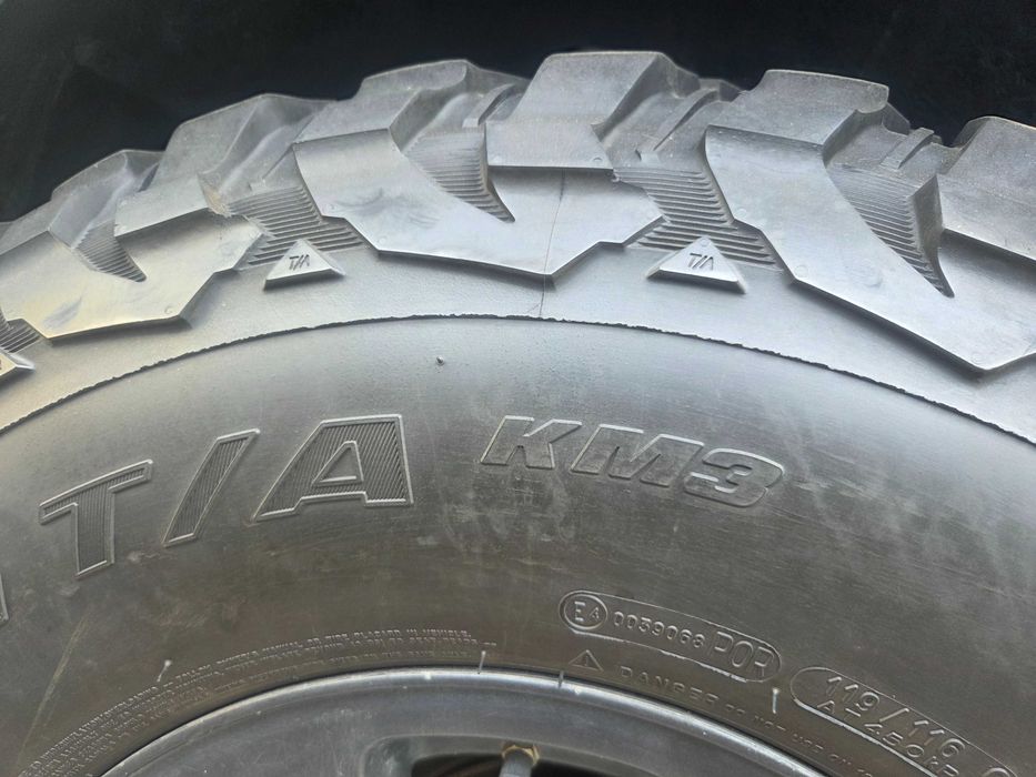 Pneus BF Goodrich MUD - 255/85R16 KM3 + KM
