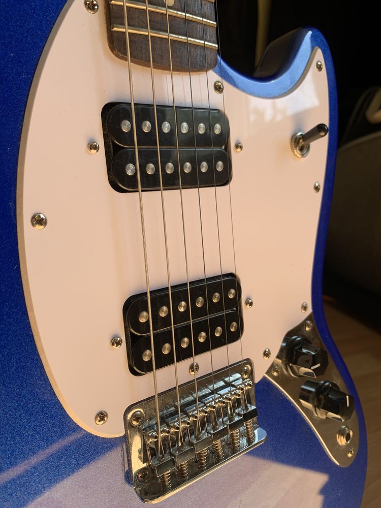 Squier Mustang by Fender 2023 (sparkle blue)