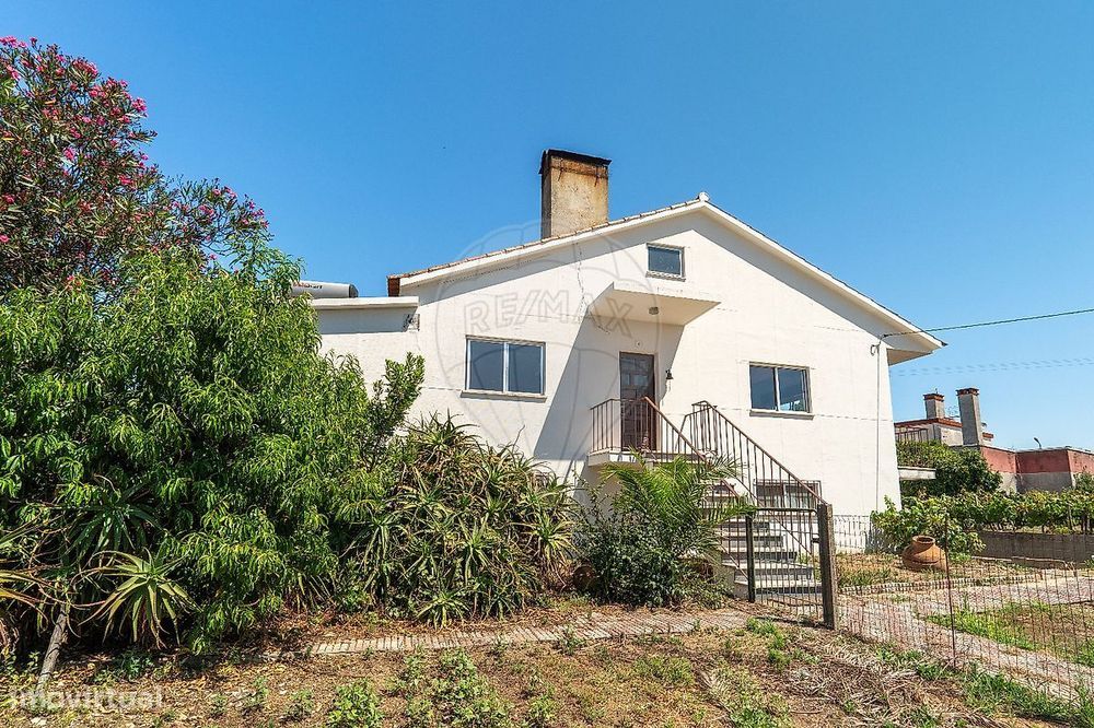 Moradia T4 para venda