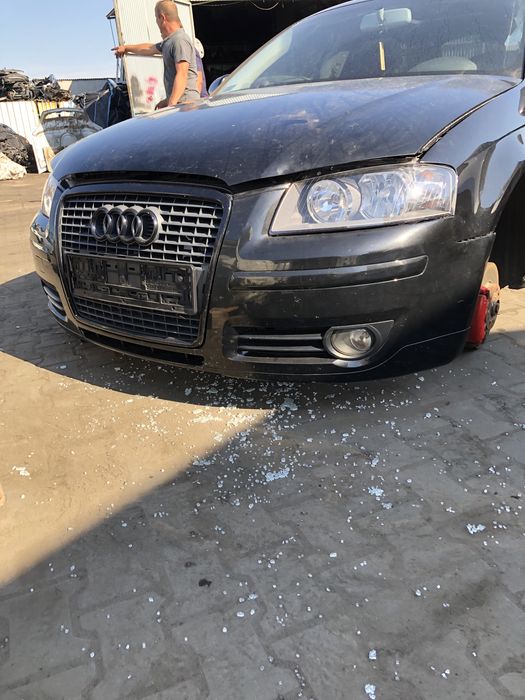 Zderzak przód przedni duży grill Audi A3 8P LZ9Y
