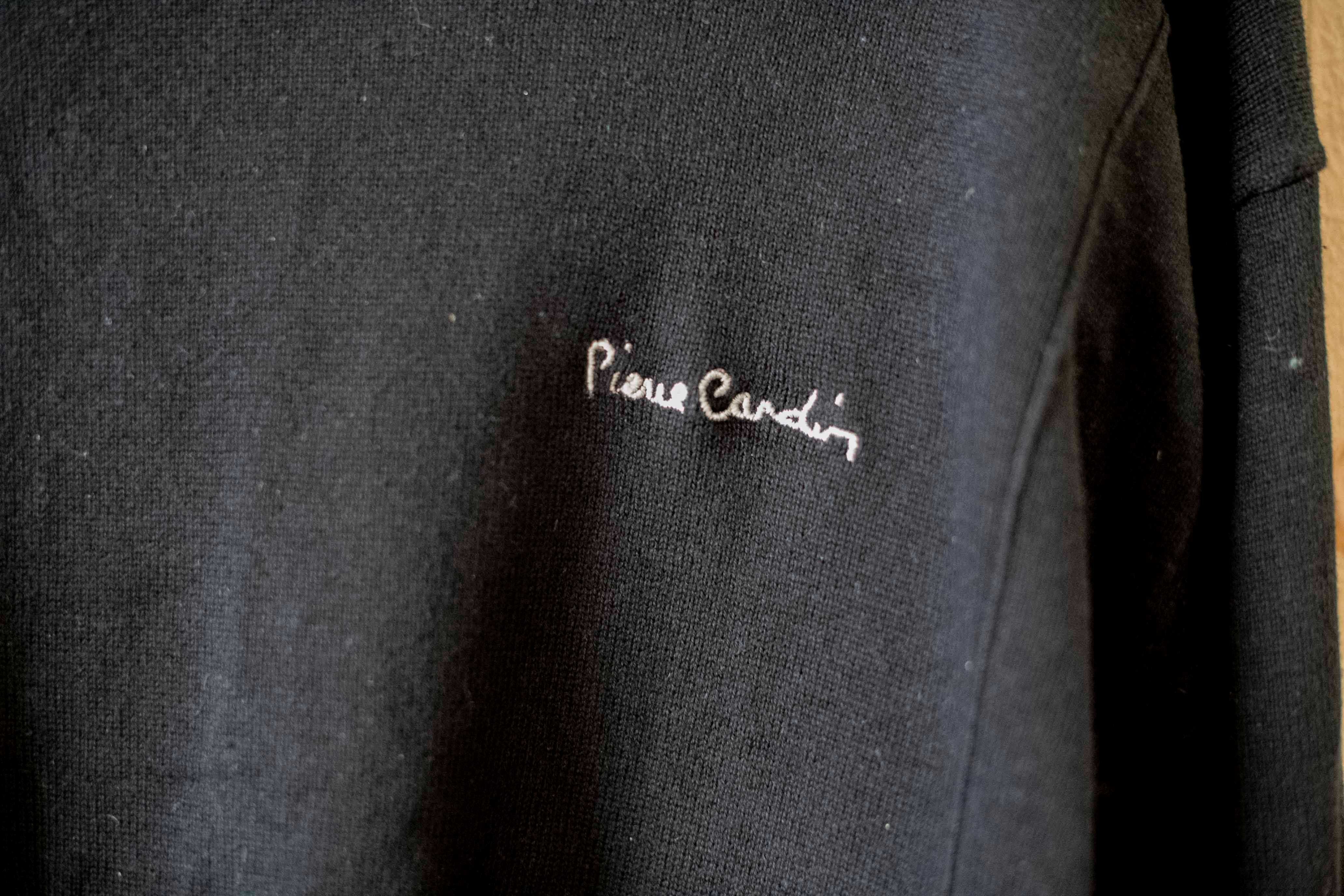 Stylowy czarny sweter golf Pierre Cardin klasyka męskiej elegancji