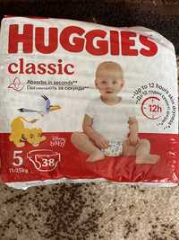 Підгузки huggies 5 є дві пачки