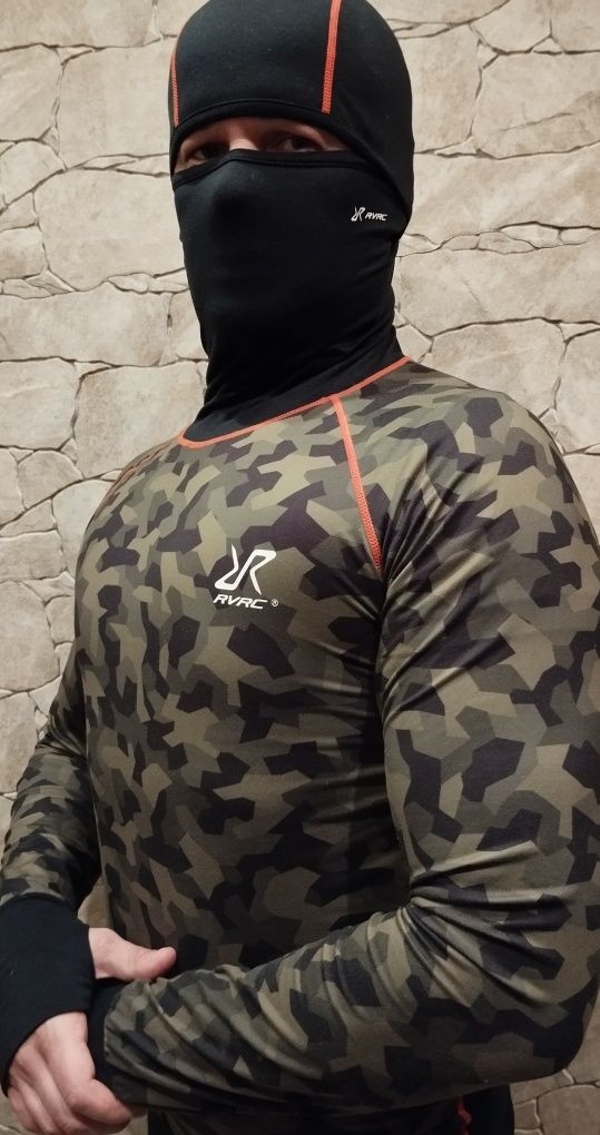 Komplet termoaktywny RevolutionRace Sneaky Balaclava Camo M