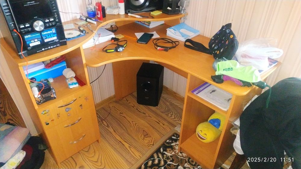 Стол компьютерный
