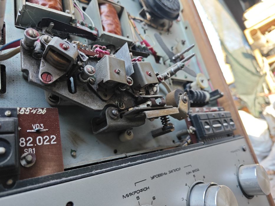 Магнитофон Ростов 105 стерео, радиодетали