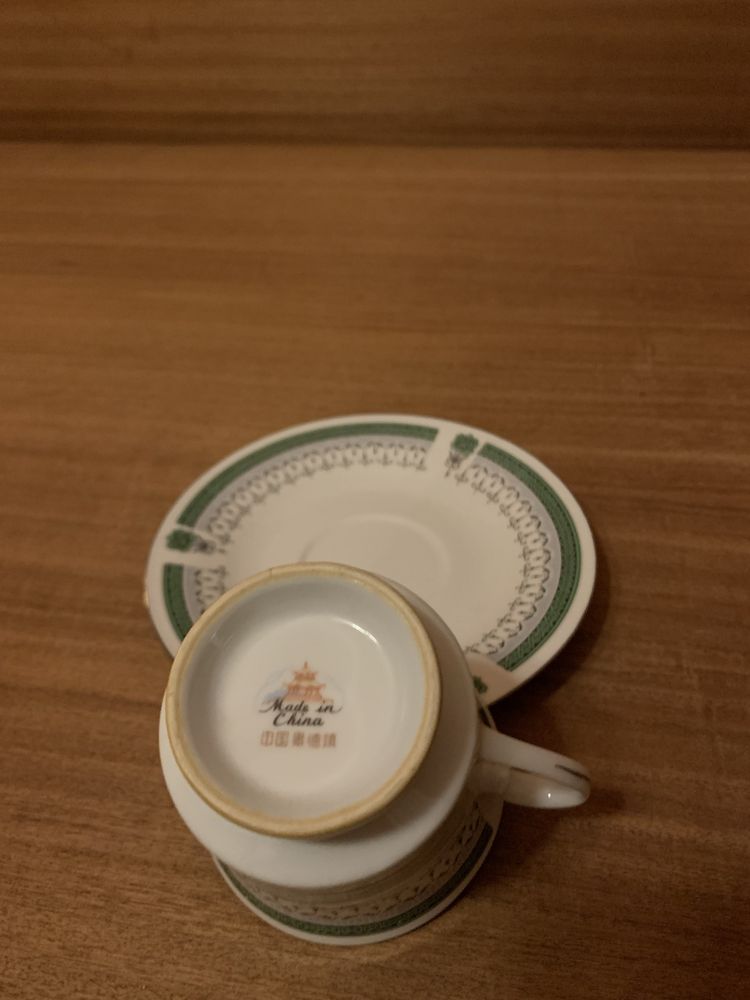 Chávena de chá com pires em porcelana chinesa