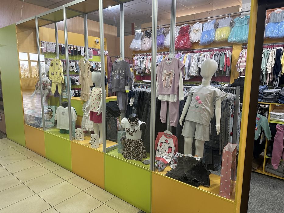 Продаю меблі для магазину !