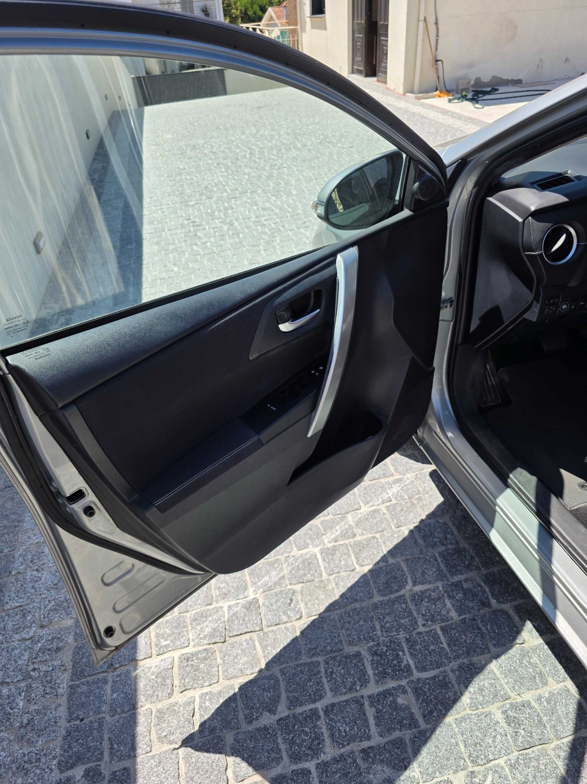 Toyota Auris 1.8 HSD Sport+Navi + KIT GPL