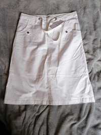 Biała dłuższa spódnica