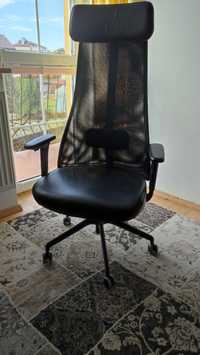 Krzesło biurowe z podłokietnikami Ikea JÄRVFJÄLLET