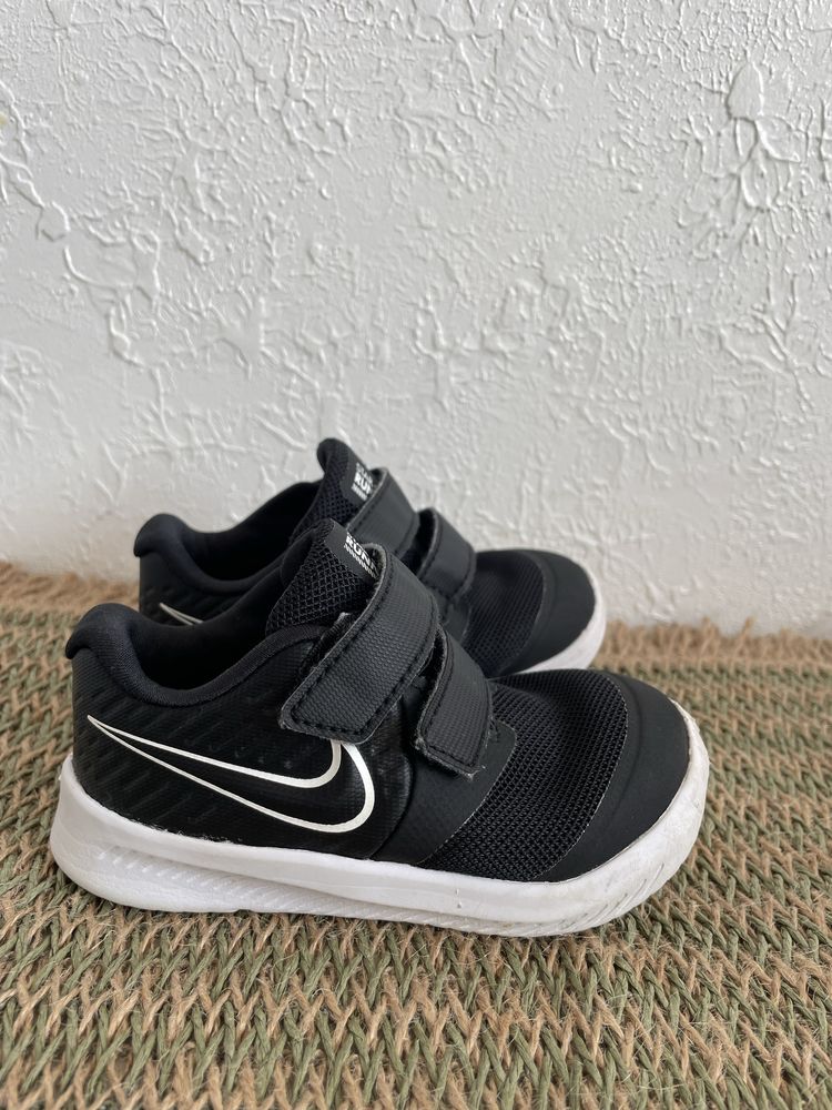 Кросівки Nike 22 р