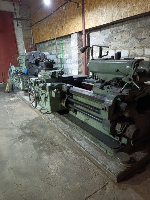 Токарний верстат 1А64