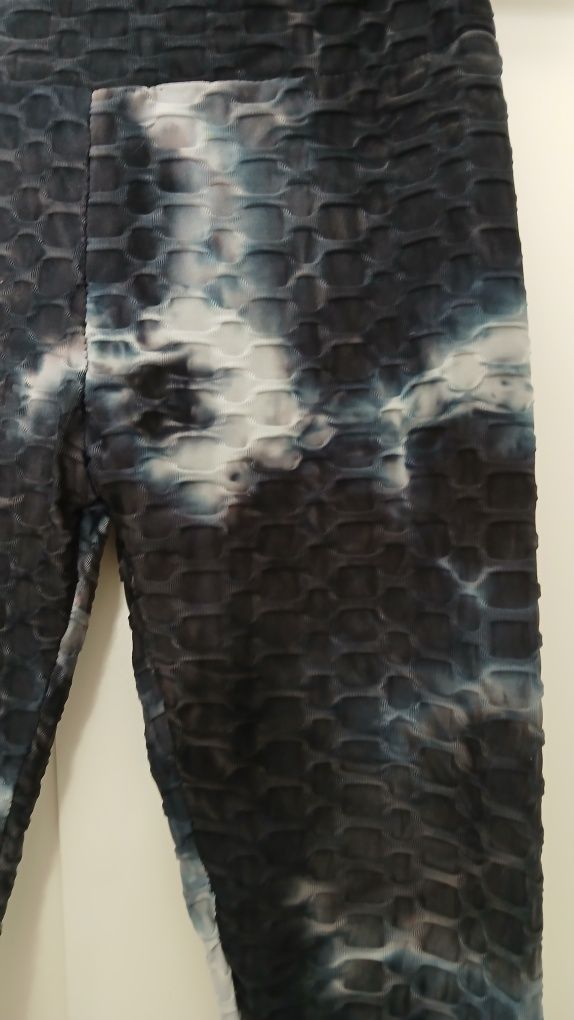 Calça ginástica preta e cinza