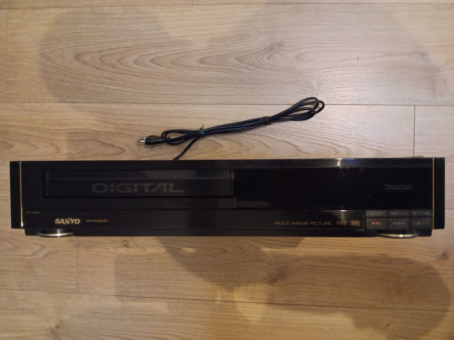 Sanyo leitor gravador VHS e leitores gravadores CD DVD Targa e Mitzai