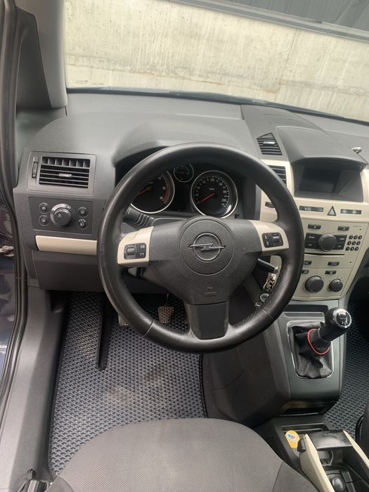 Opel Zafira B 2008 р
