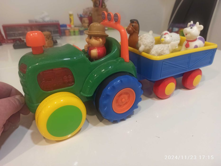 Dumel Discovery, Traktor Farmer interaktywny