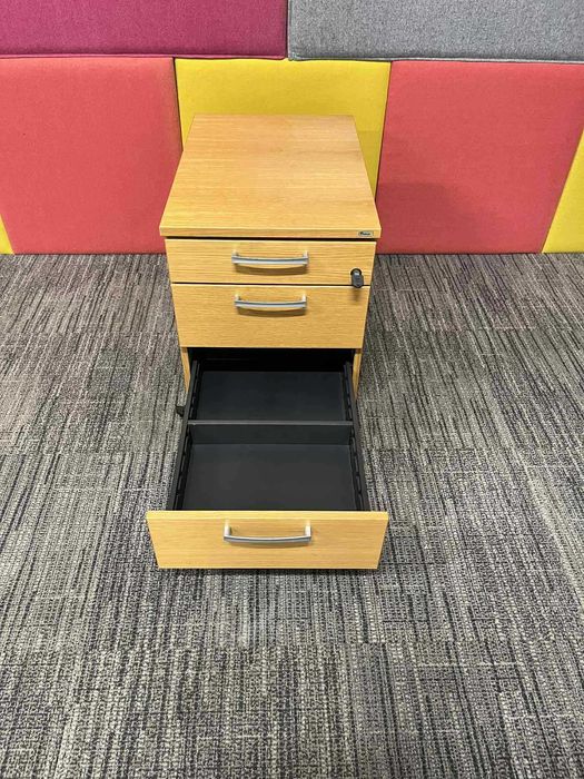 Kontenerek podbiurkowy Kinnarps szafka pomocniki biurowe 53x60x40