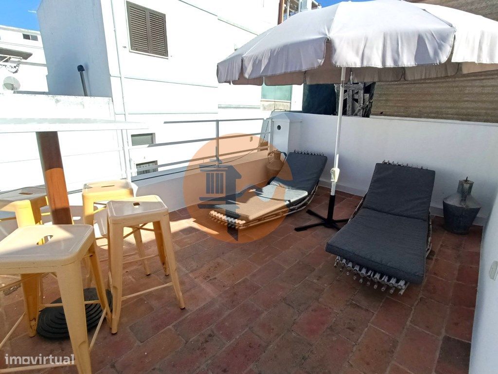 Casa Típica com Piscina na Baixa de Olhão.