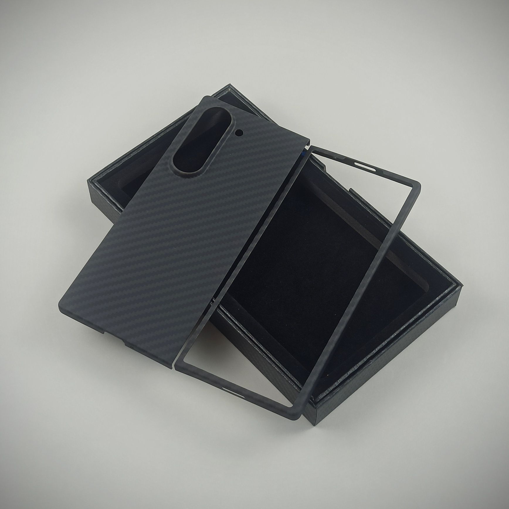 Карбоновый чехол Samsung Galaxy Fold 6