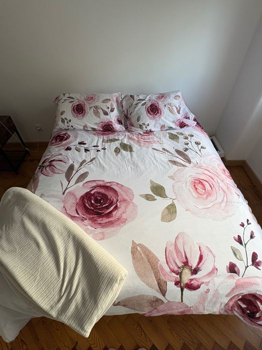 Sommier com Arrumação 140-180  e colchao