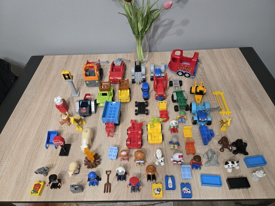 Klocki Lego Duplo Zestaw pojazdów i ludzików. Nr.8.