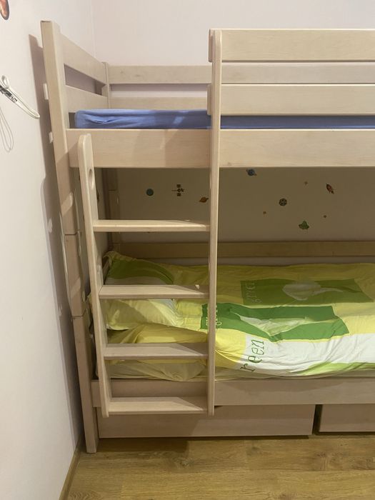 Двоповерхове ліжко