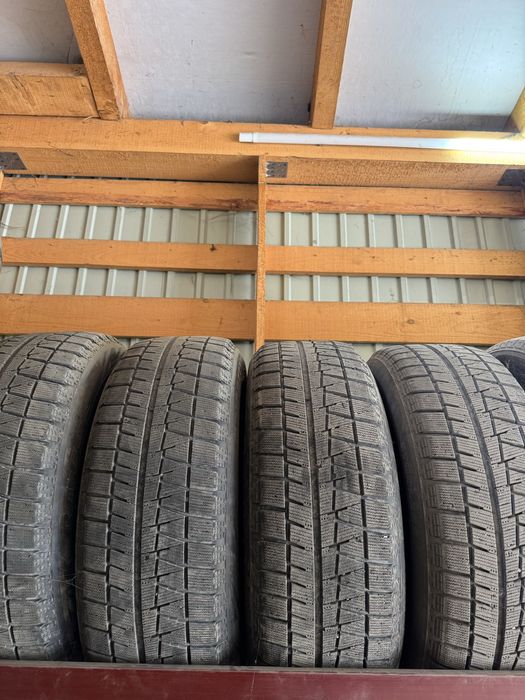 Bridgestone blizzak revo gz 215/60/16