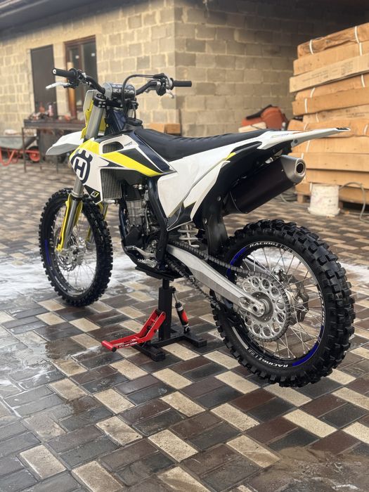 Продам мотоцикл (Кросс) Husqvarna fc450 2019