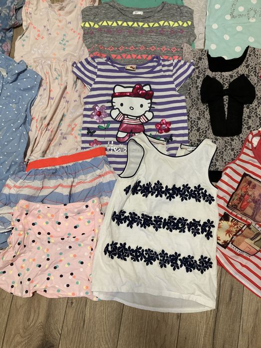 Zestaw letnich ubrań dla dziewcznki w rozm 122/128