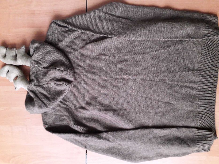 Тепла новорічна кофта ,толстовка, xs.
Cedarwood State