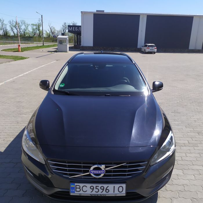 Продам надійне авто  Volvo v60 2014року