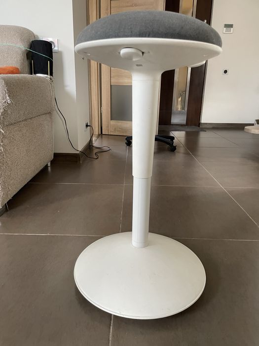 Taboret z regulacja wysokosci