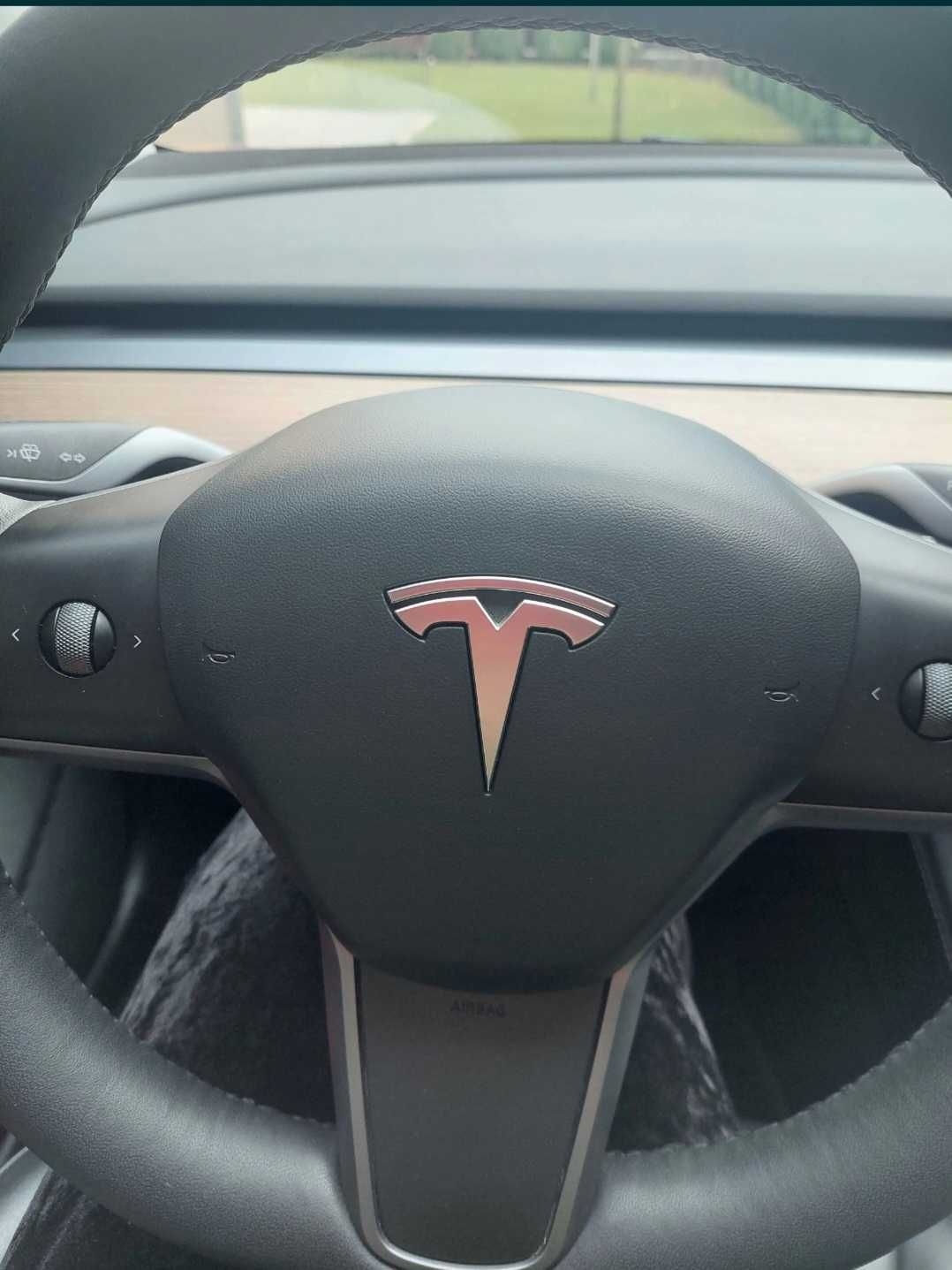 Продам авто Tesla model 3