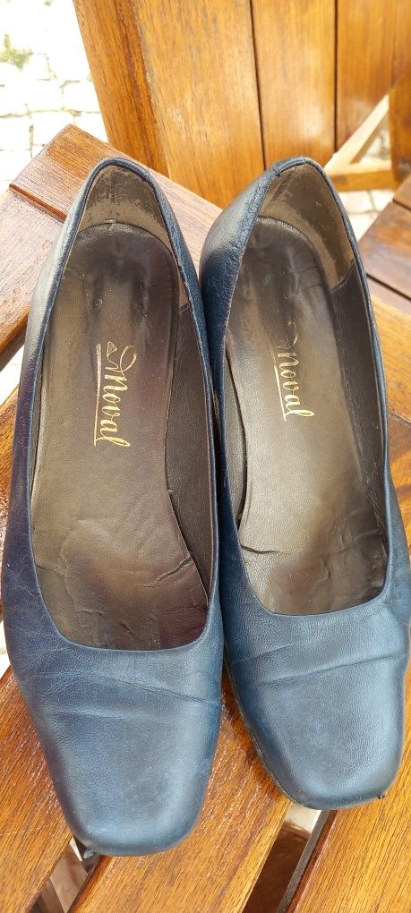 Sapatos novos vintage n.38 ( os bege já foram vendidos )