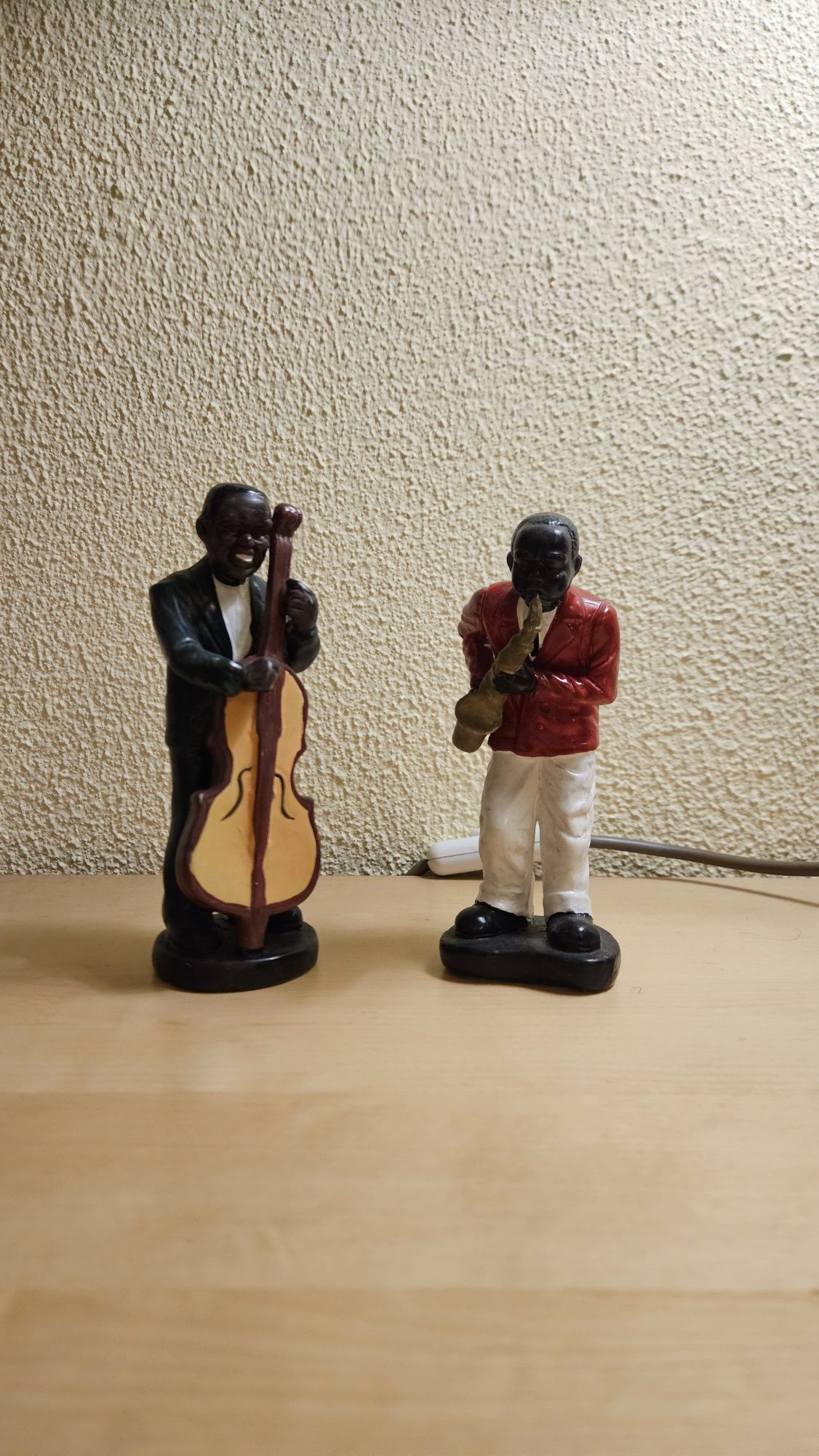Estatuetas de músicos