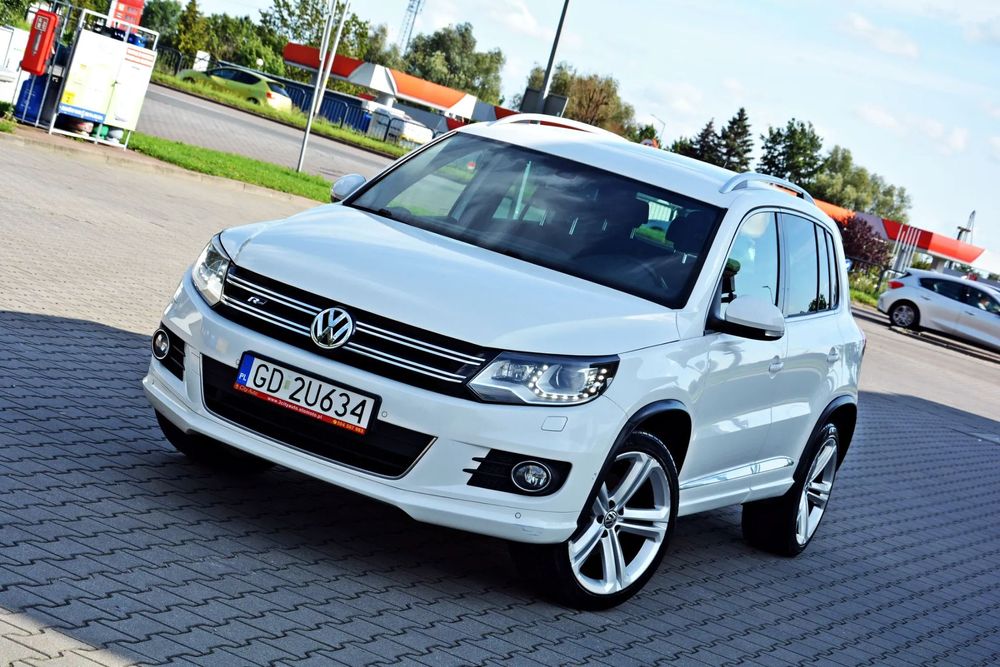 Volkswagen Tiguan R-Line, Klimatyzacja,4x4, Podgrzewane fotele, Park Assistant