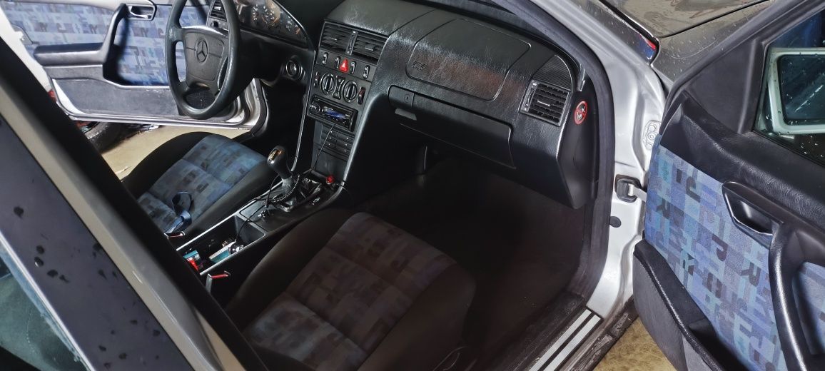 Mercedes 220d aptour full extras