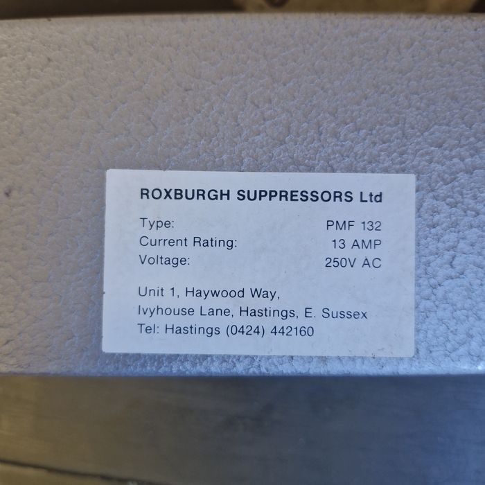 Profesjonalny filtr sieciowy Roxburgh PMF 132 RFI/EMI. Kondycjoner 13A