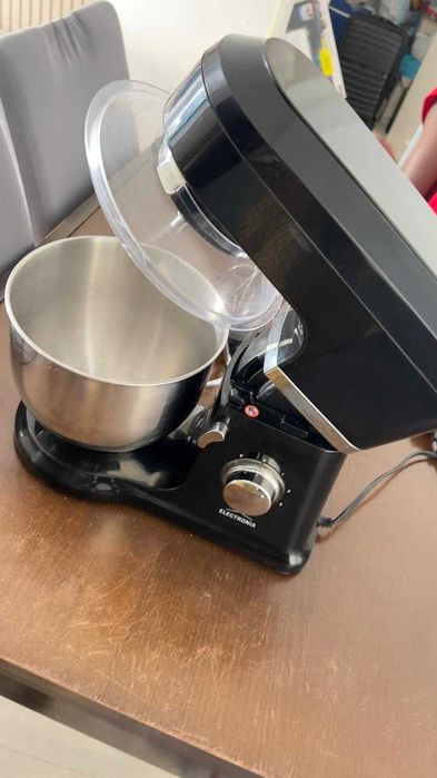 Robot de Cozinha ELECTRONIA 800W | 4,5L | 6 Velocidades + Pulse