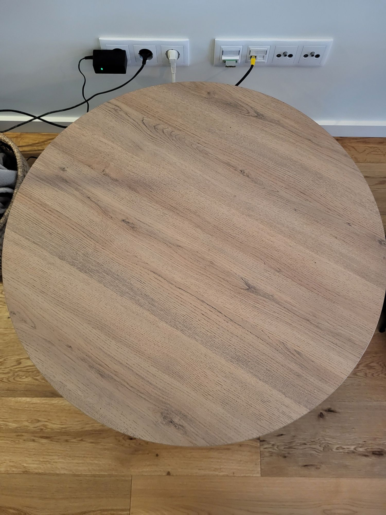Mesa de Café de madeira com pernas metálicas