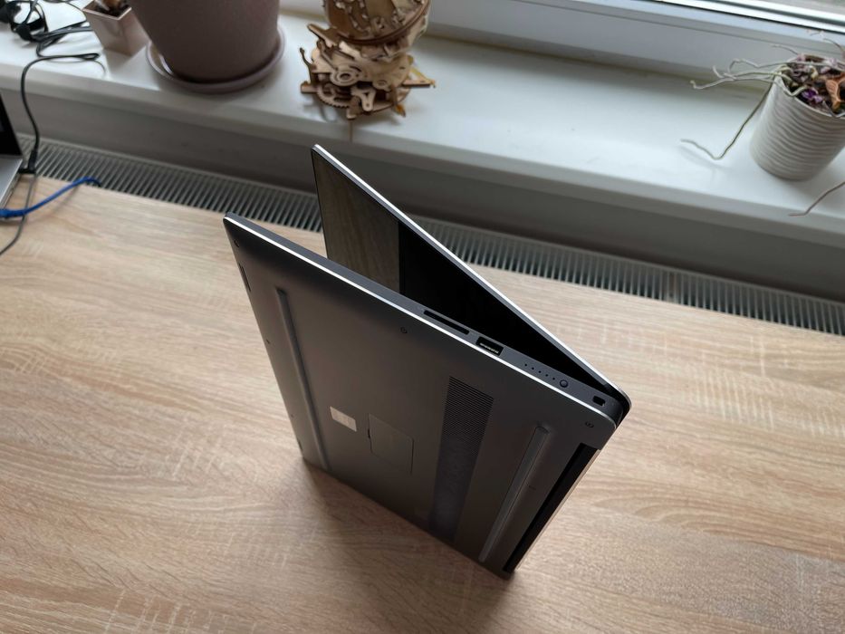 2021рік Dell Precision 5540 Intel® i9_NVIDIA Quadro_1000 SSD_4K_32 RAM