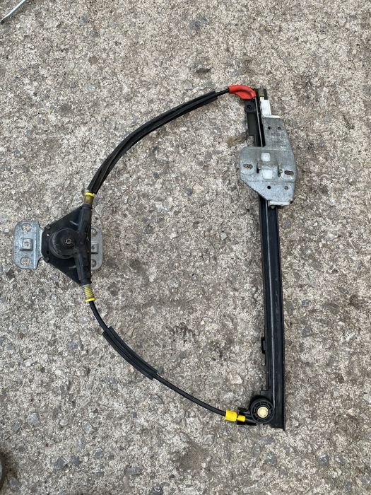 VW Passat B4 kombi mechanizm podnosnik prawy tyl