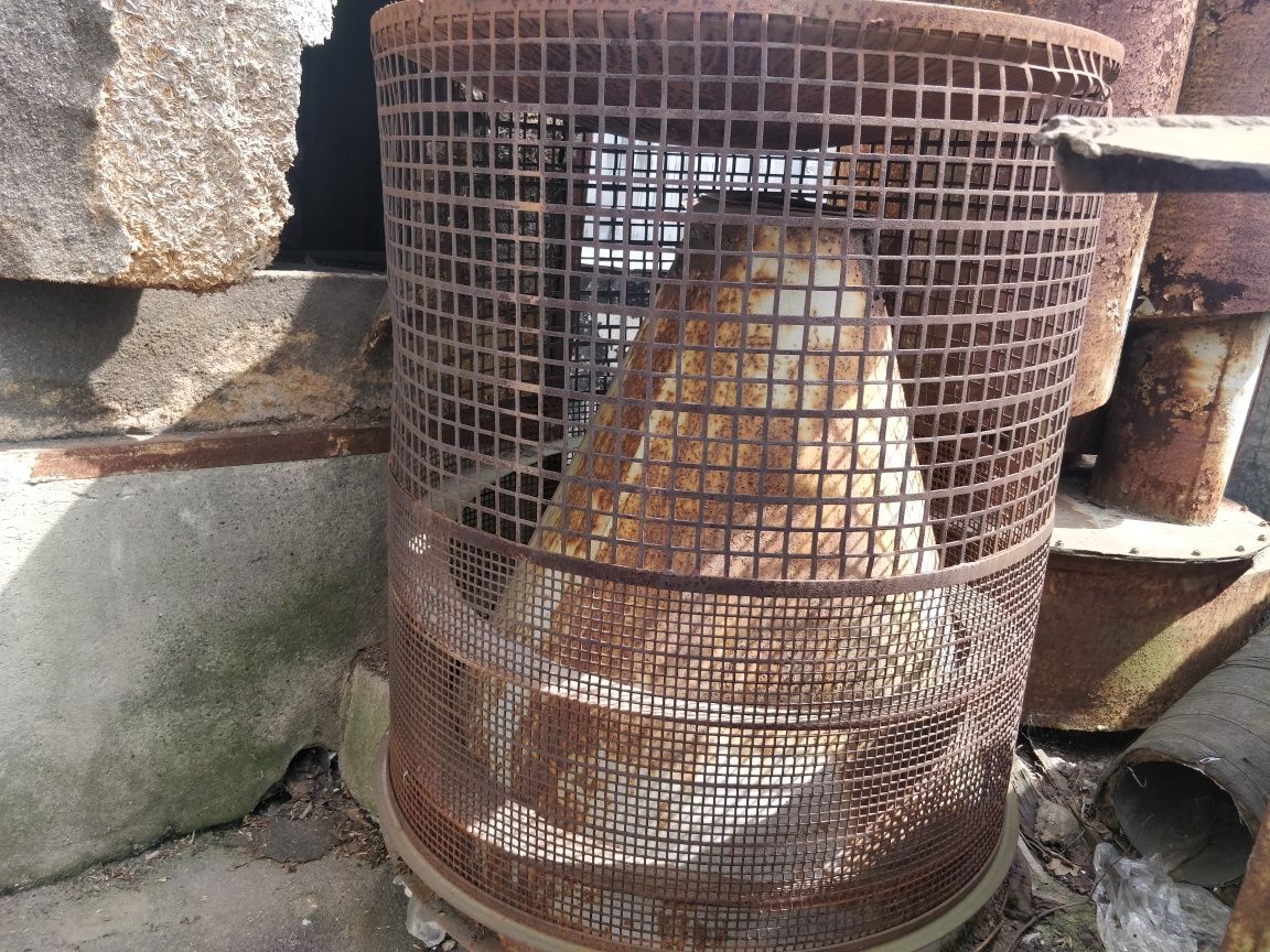 Ящики, сітка, ємкість