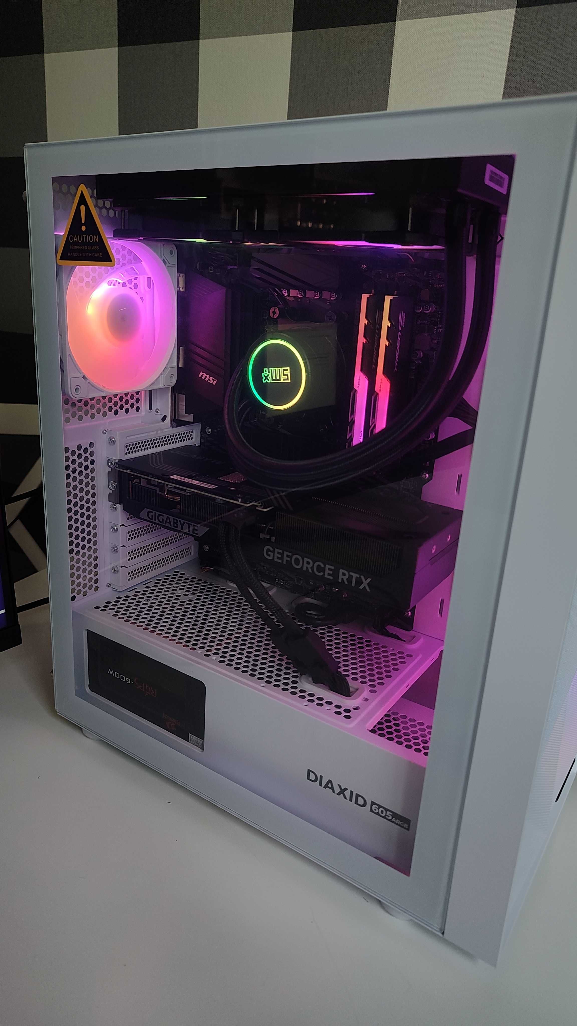 Komputer stacjonarny rtx 5070  - opcja z monitorem mysza i klawiatura