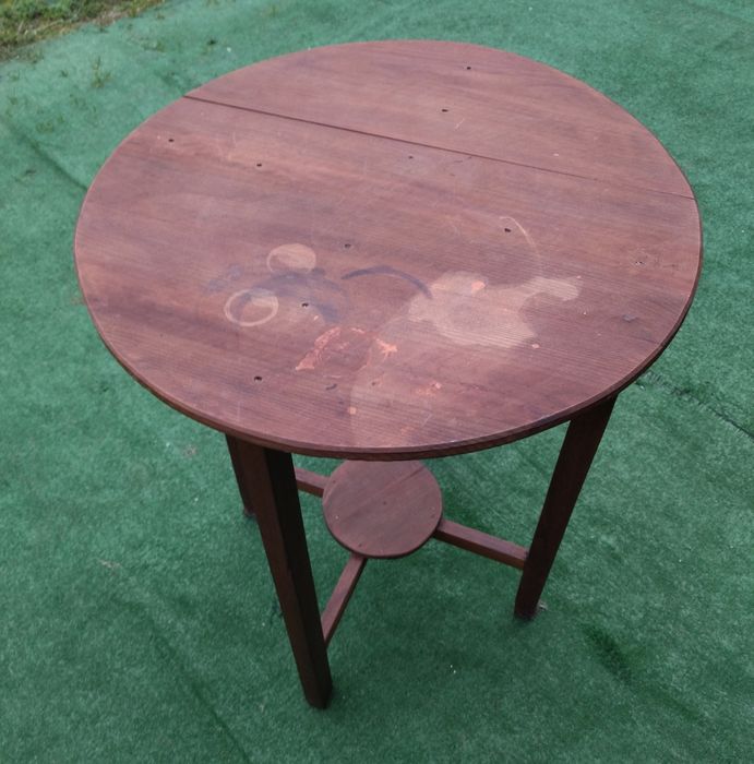 2 Mesas  Envernizadas