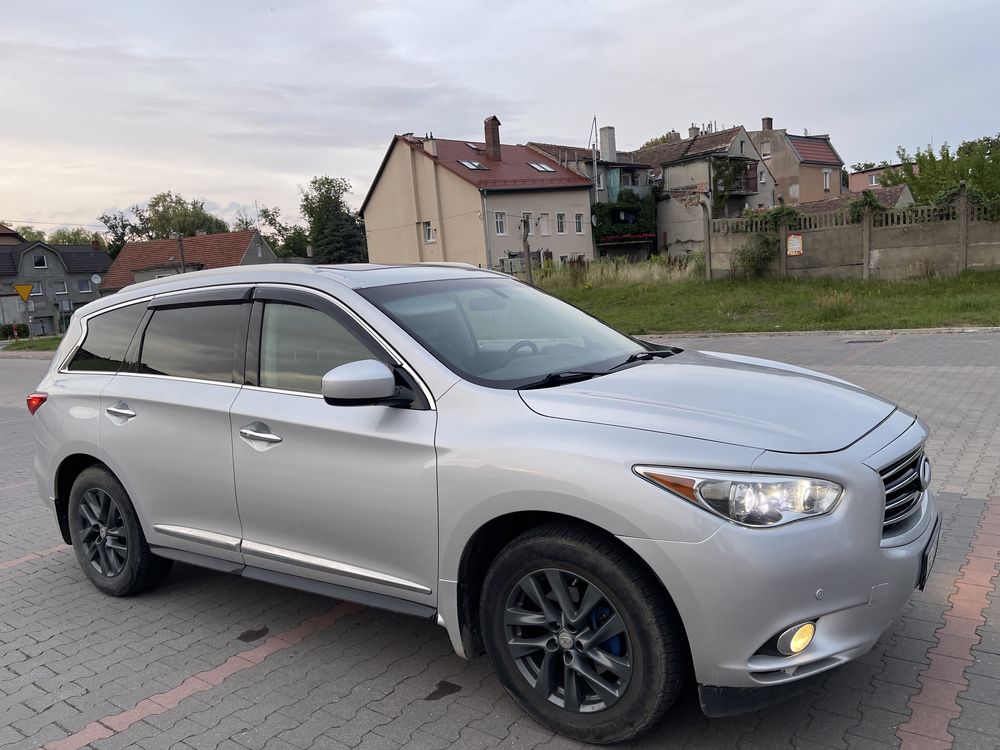 INFINITI JX35 з 2013 р .Розкішний семимісний кроссовер.
