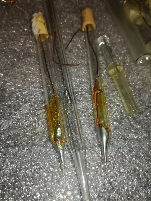 Microelectrodos antigos de laboratório