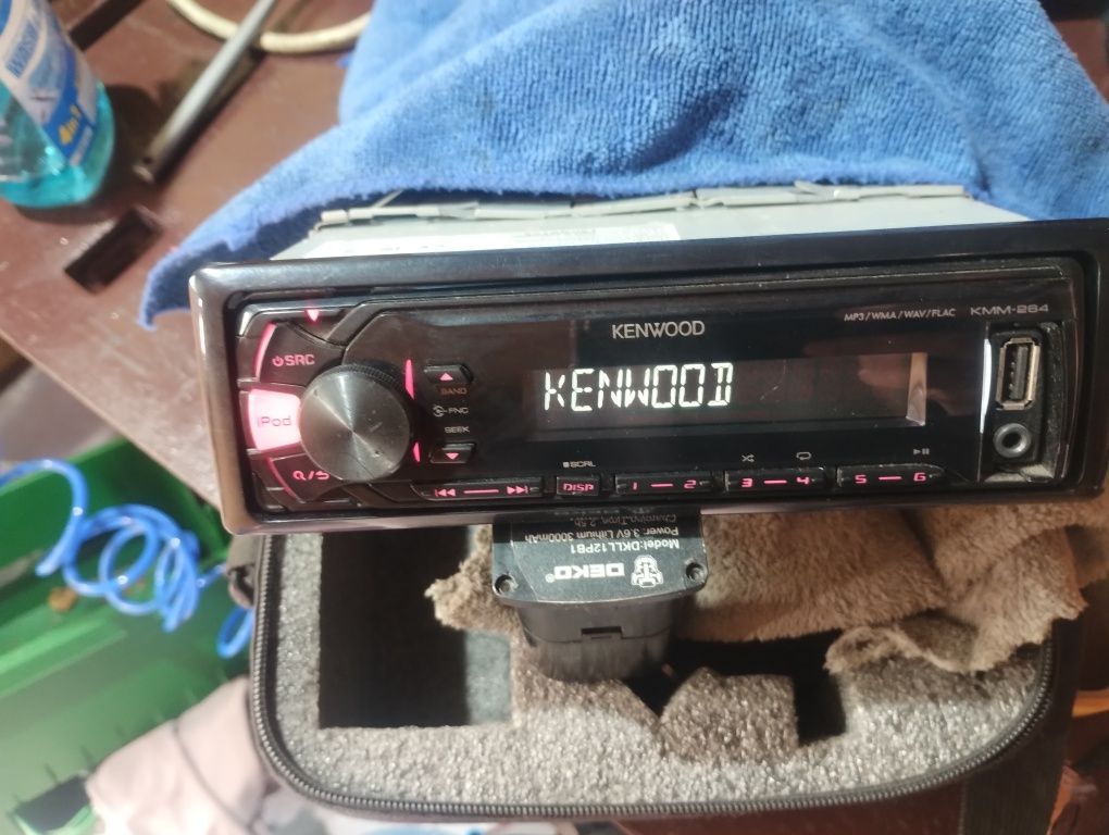 Kenwood KMM-264.