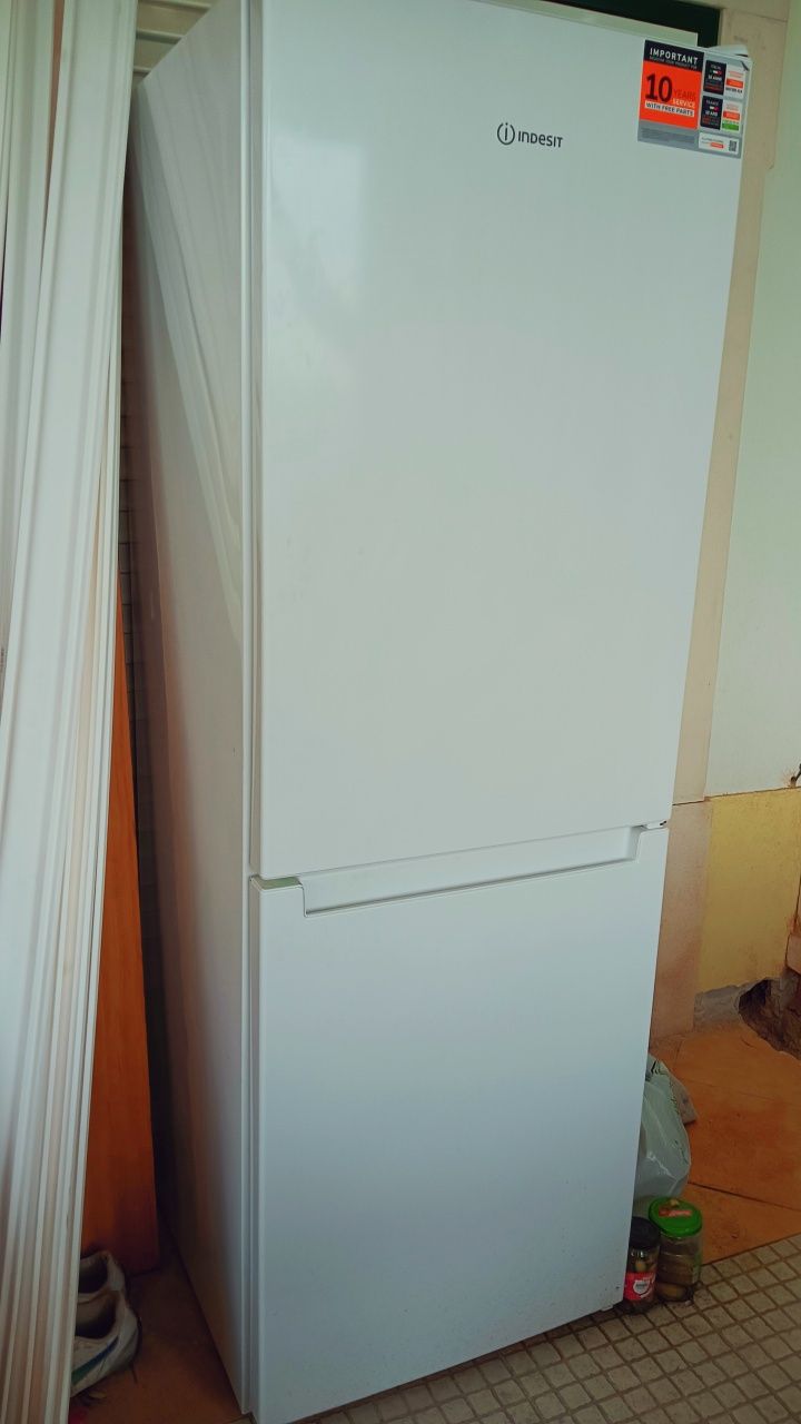 Frigorífico INDESIT